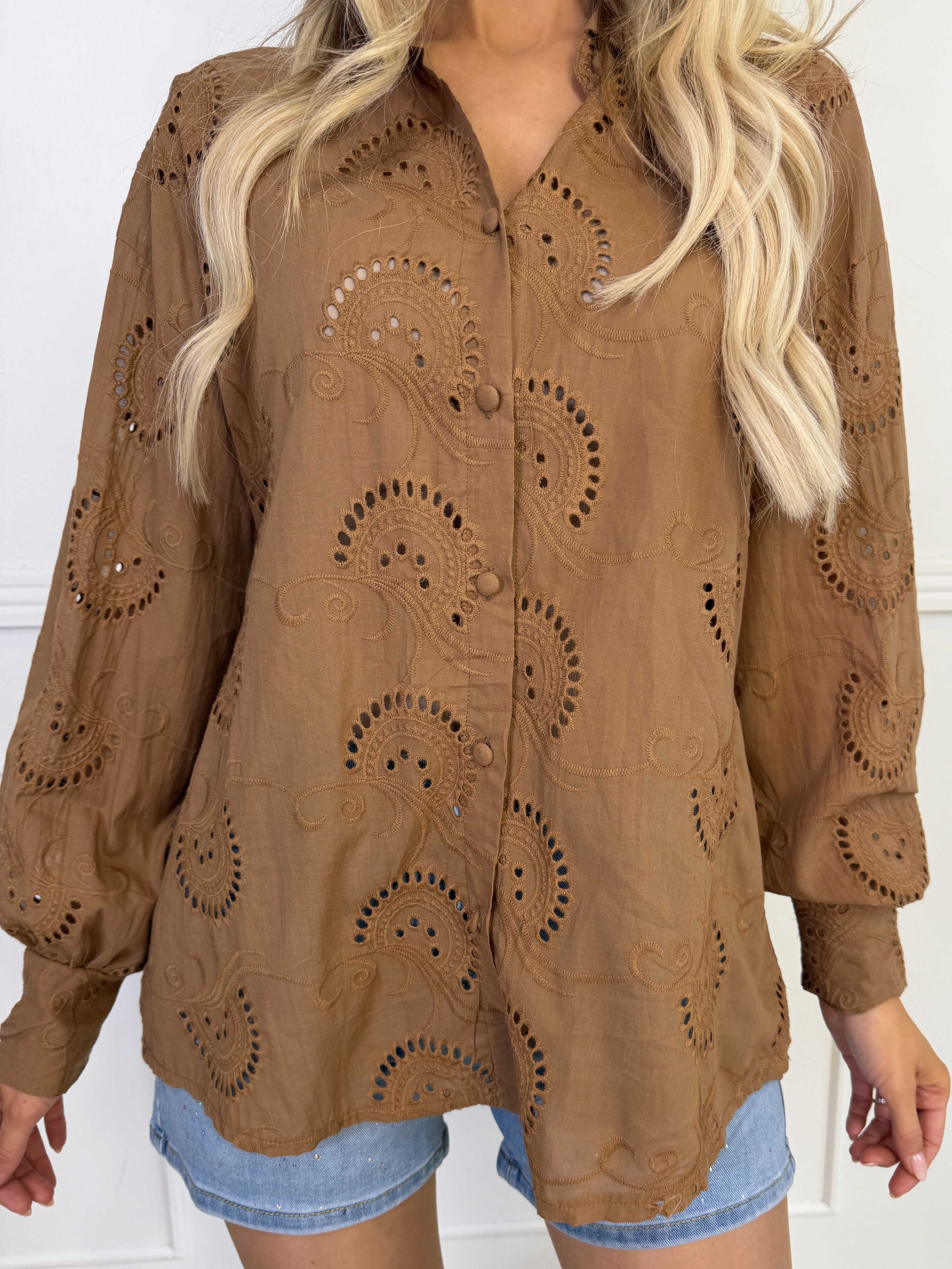 Lona Broderie - Broderie anglaise plus size skjorte i viskose